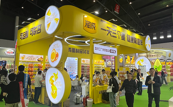 展台设计中如何利用三维空间实现功能分区与视觉引导