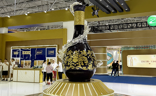 酒类展台装饰造型如何设计能让人眼前一亮