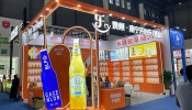 设计展台如何通过内部装饰表现产品特点