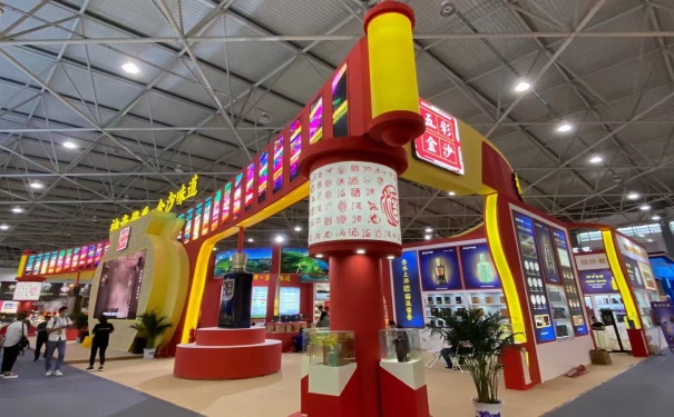 展位的门头部分怎么设计能更让人印象深刻