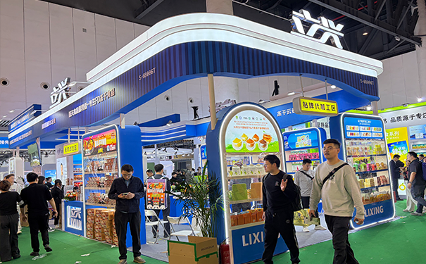 零食类展台的色彩搭配如何更时尚年轻化