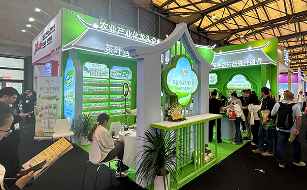 如何在有限预算中做出设计感的西雅展展台整体造型
